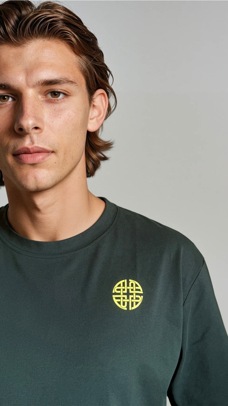 PIXEL BANANA TEE – PINE GREEN